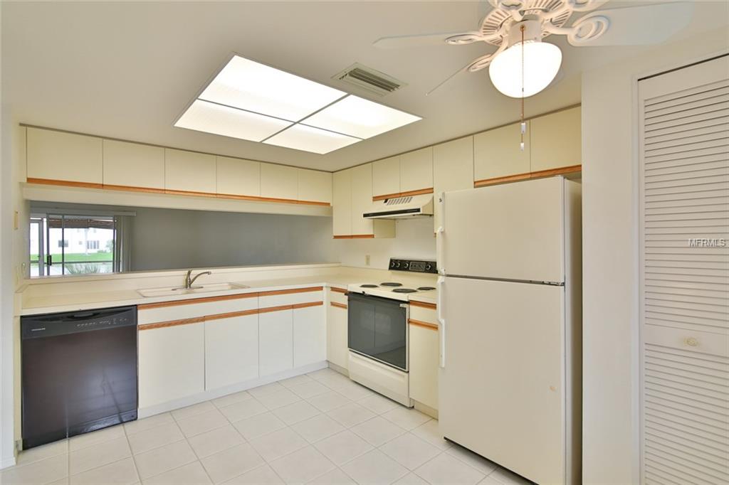 4230 MADEIRA COURT, SARASOTA, Florida 34233, 2 Bedrooms Bedrooms, 5 Rooms Rooms,2 BathroomsBathrooms,Residential,For sale,MADEIRA,A4197848