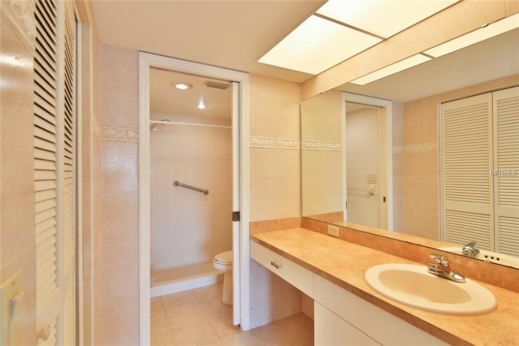 4230 MADEIRA COURT, SARASOTA, Florida 34233, 2 Bedrooms Bedrooms, 5 Rooms Rooms,2 BathroomsBathrooms,Residential,For sale,MADEIRA,A4197848