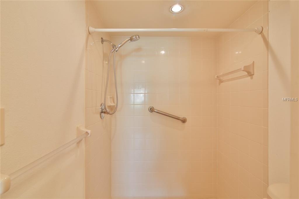 4230 MADEIRA COURT, SARASOTA, Florida 34233, 2 Bedrooms Bedrooms, 5 Rooms Rooms,2 BathroomsBathrooms,Residential,For sale,MADEIRA,A4197848