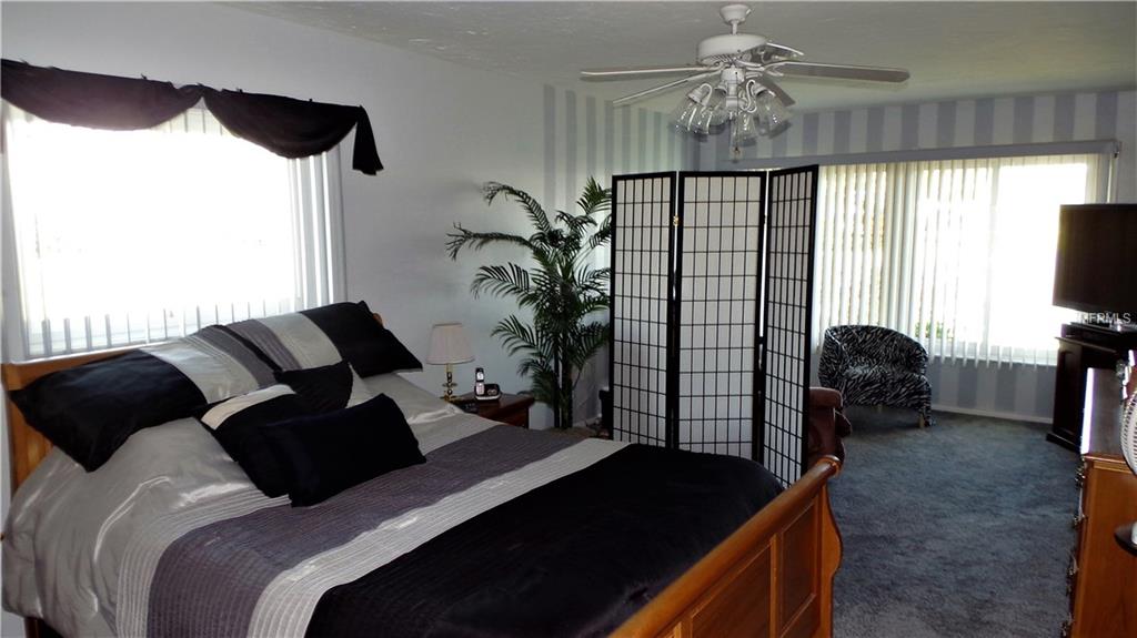 4009 JOYCE DRIVE, BRADENTON, Florida 34208, 2 Bedrooms Bedrooms, 8 Rooms Rooms,2 BathroomsBathrooms,Residential,For sale,JOYCE,A4201329