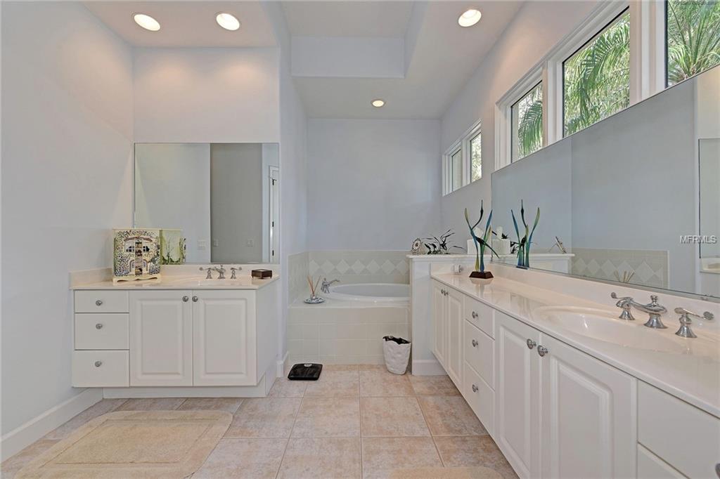 7466 MONTE VERDE, SARASOTA, Florida 34238, 3 Bedrooms Bedrooms, 8 Rooms Rooms,4 BathroomsBathrooms,Residential,For sale,MONTE VERDE,A4202661