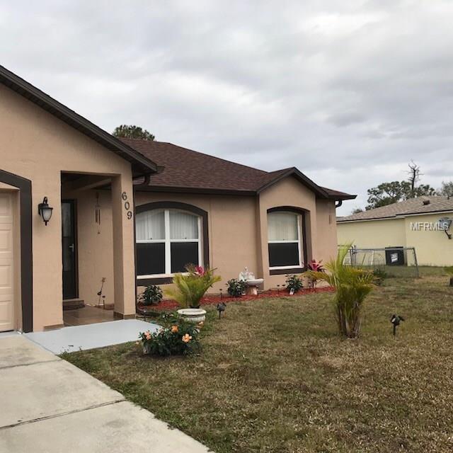 609 ROYALTY CT, KISSIMMEE, Florida 34758, 3 Bedrooms Bedrooms, 6 Rooms Rooms,2 BathroomsBathrooms,Residential,For sale,ROYALTY CT,O5559230