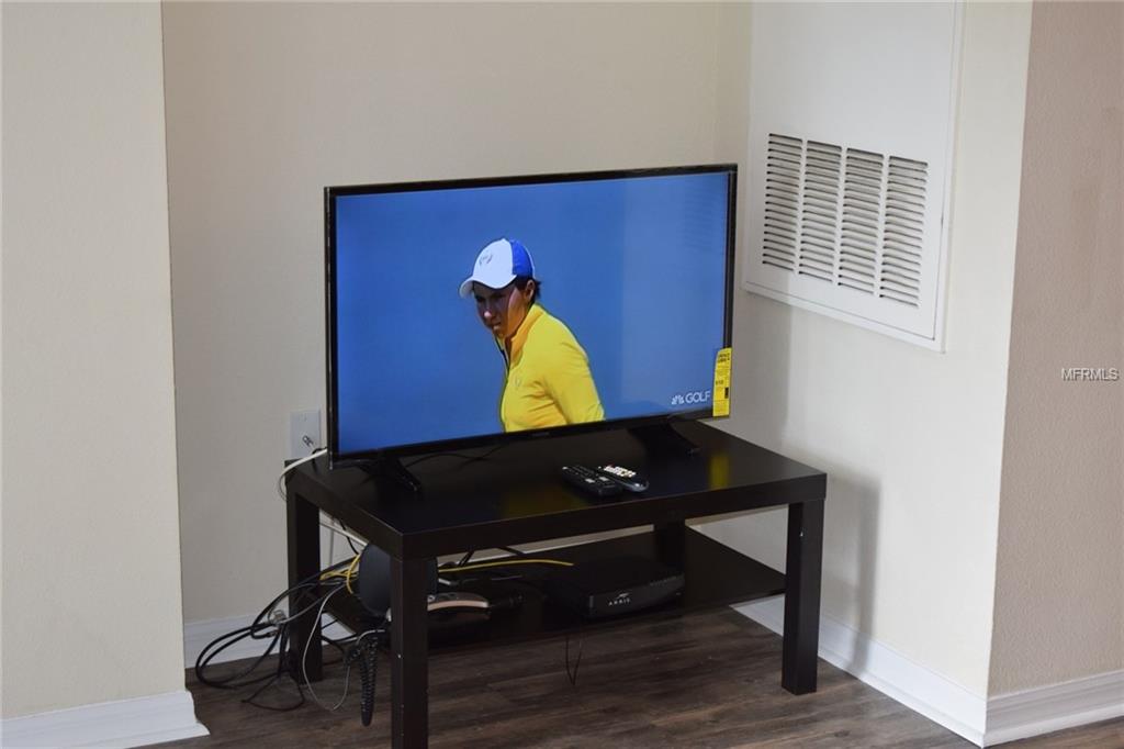 8406 CRYSTAL COVE LOOP, KISSIMMEE, Florida 34747, 3 Bedrooms Bedrooms, 5 Rooms Rooms,2 BathroomsBathrooms,Residential,For sale,CRYSTAL COVE,S4856645