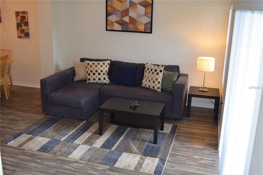 8406 CRYSTAL COVE LOOP, KISSIMMEE, Florida 34747, 3 Bedrooms Bedrooms, 5 Rooms Rooms,2 BathroomsBathrooms,Residential,For sale,CRYSTAL COVE,S4856645