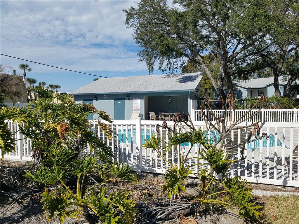 11800 PARK BOULEVARD, SEMINOLE, Florida 33772, 2 Bedrooms Bedrooms, 5 Rooms Rooms,2 BathroomsBathrooms,Residential,For sale,PARK,U7846581