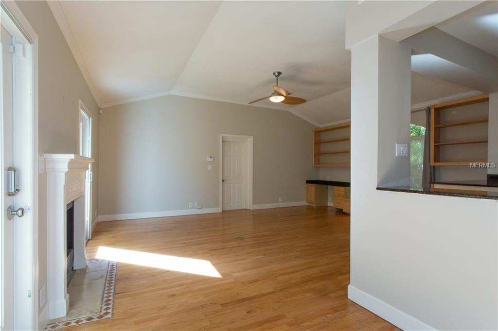 566 13TH AVENUE NE, ST PETERSBURG, Florida 33701, 3 Bedrooms Bedrooms, 3 Rooms Rooms,2 BathroomsBathrooms,Residential,For sale,13TH,U7847217