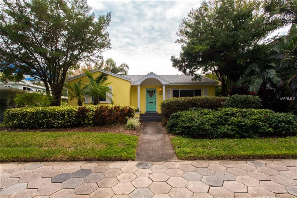 566 13TH AVENUE NE, ST PETERSBURG, Florida 33701, 3 Bedrooms Bedrooms, 3 Rooms Rooms,2 BathroomsBathrooms,Residential,For sale,13TH,U7847217