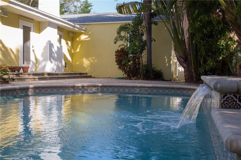 566 13TH AVENUE NE, ST PETERSBURG, Florida 33701, 3 Bedrooms Bedrooms, 3 Rooms Rooms,2 BathroomsBathrooms,Residential,For sale,13TH,U7847217