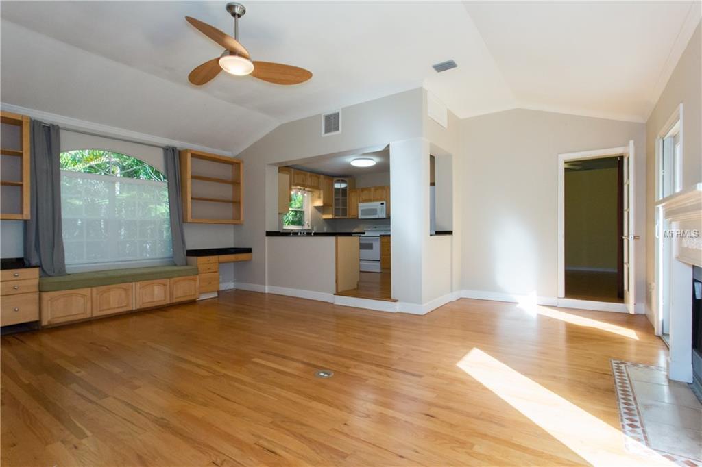 566 13TH AVENUE NE, ST PETERSBURG, Florida 33701, 3 Bedrooms Bedrooms, 3 Rooms Rooms,2 BathroomsBathrooms,Residential,For sale,13TH,U7847217