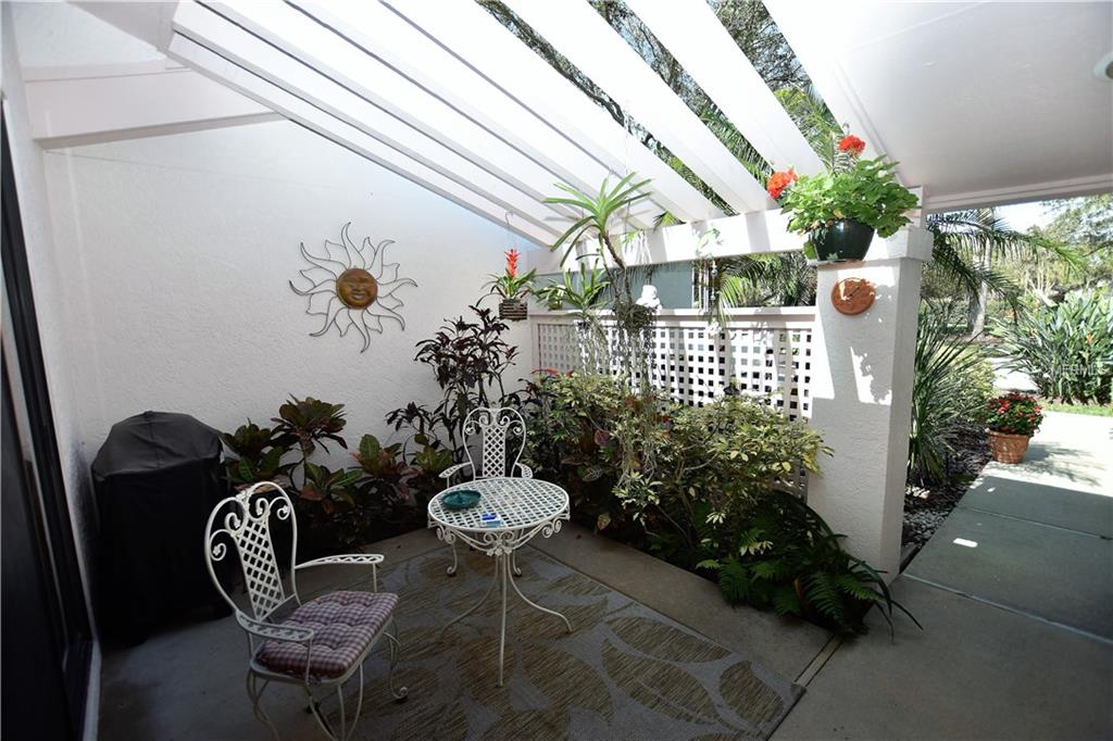 5424 HAMPSTEAD HEATH, SARASOTA, Florida 34235, 2 Bedrooms Bedrooms, 5 Rooms Rooms,2 BathroomsBathrooms,Residential,For sale,HAMPSTEAD HEATH,A4209795