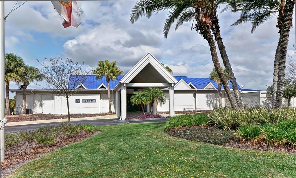 16462 TURNBURY OAK DRIVE, ODESSA, Florida 33556, 4 Bedrooms Bedrooms, 9 Rooms Rooms,3 BathroomsBathrooms,Residential,For sale,TURNBURY OAK,T2928258