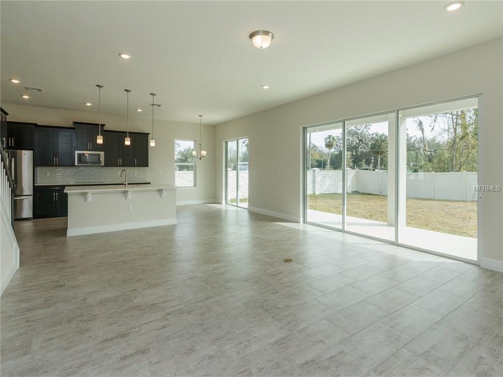 404 WHITE COTTON CIRCLE, OVIEDO, Florida 32765, 5 Bedrooms Bedrooms, 11 Rooms Rooms,4 BathroomsBathrooms,Residential,For sale,WHITE COTTON,O5496609