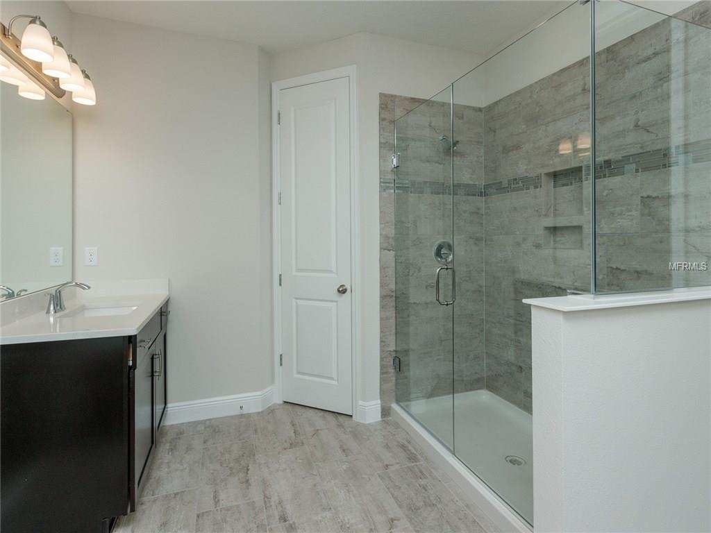 404 WHITE COTTON CIRCLE, OVIEDO, Florida 32765, 5 Bedrooms Bedrooms, 11 Rooms Rooms,4 BathroomsBathrooms,Residential,For sale,WHITE COTTON,O5496609