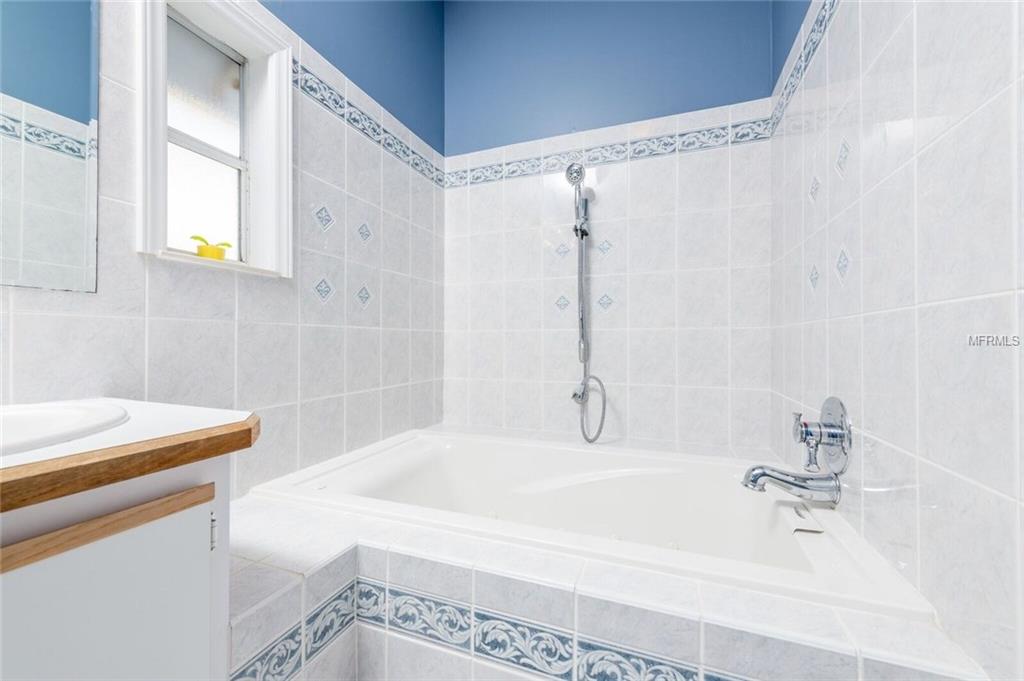 16562 96TH COURT, SUMMERFIELD, Florida 34491, 3 Bedrooms Bedrooms, 8 Rooms Rooms,2 BathroomsBathrooms,Residential,For sale,96TH,G4851658