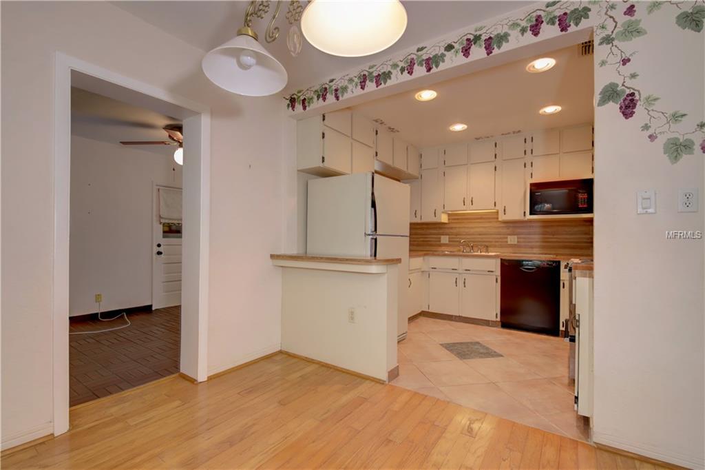 400 62ND STREET N, ST PETERSBURG, Florida 33710, 3 Bedrooms Bedrooms, 8 Rooms Rooms,2 BathroomsBathrooms,Residential,For sale,62ND,U7845467