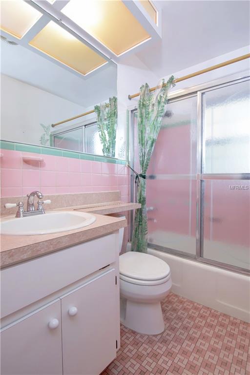 400 62ND STREET N, ST PETERSBURG, Florida 33710, 3 Bedrooms Bedrooms, 8 Rooms Rooms,2 BathroomsBathrooms,Residential,For sale,62ND,U7845467