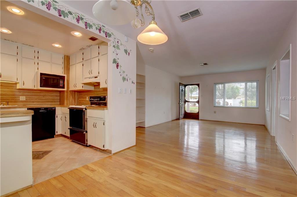 400 62ND STREET N, ST PETERSBURG, Florida 33710, 3 Bedrooms Bedrooms, 8 Rooms Rooms,2 BathroomsBathrooms,Residential,For sale,62ND,U7845467