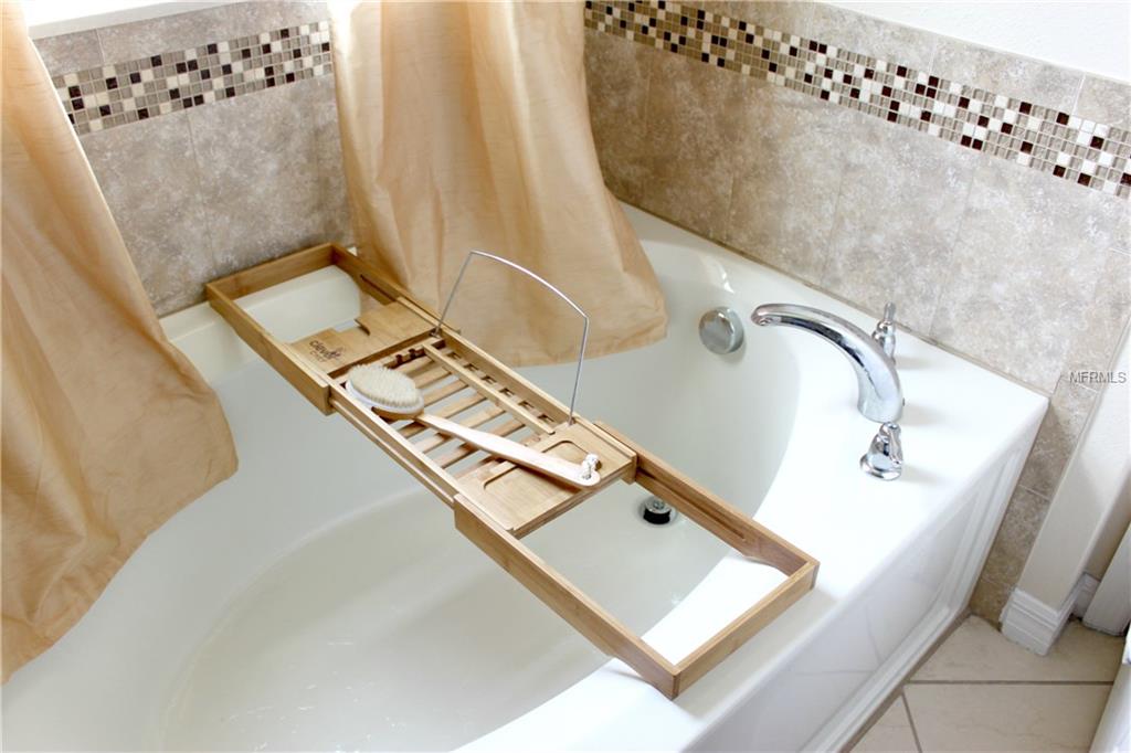 114 MALAGA AVENUE, DAVENPORT, Florida 33837, 5 Bedrooms Bedrooms, 13 Rooms Rooms,3 BathroomsBathrooms,Residential,For sale,MALAGA,S4848839