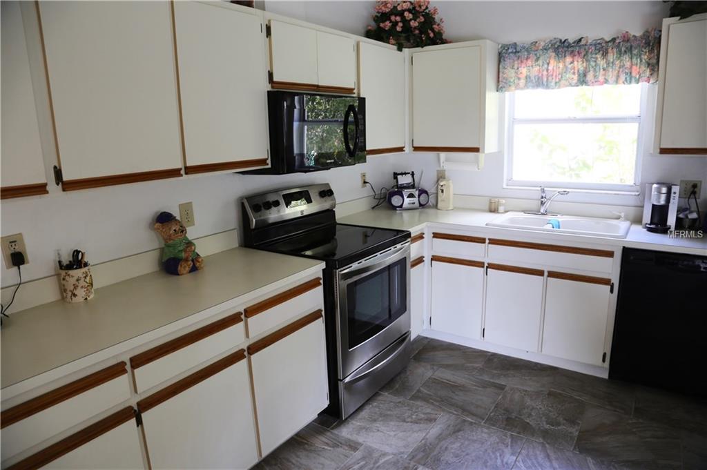 4624 ROWE DRIVE, NEW PORT RICHEY, Florida 34653, 3 Bedrooms Bedrooms, 6 Rooms Rooms,2 BathroomsBathrooms,Residential,For sale,ROWE,W7633277