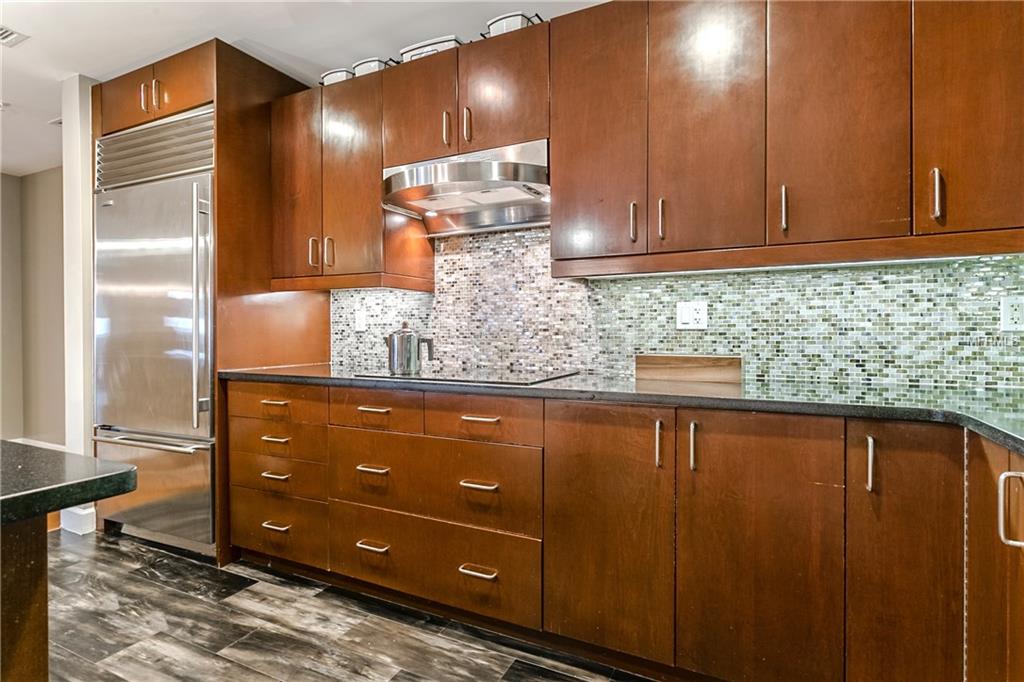 100 S EOLA DRIVE, ORLANDO, Florida 32801, 3 Bedrooms Bedrooms, 6 Rooms Rooms,2 BathroomsBathrooms,Residential,For sale,EOLA,O5543271