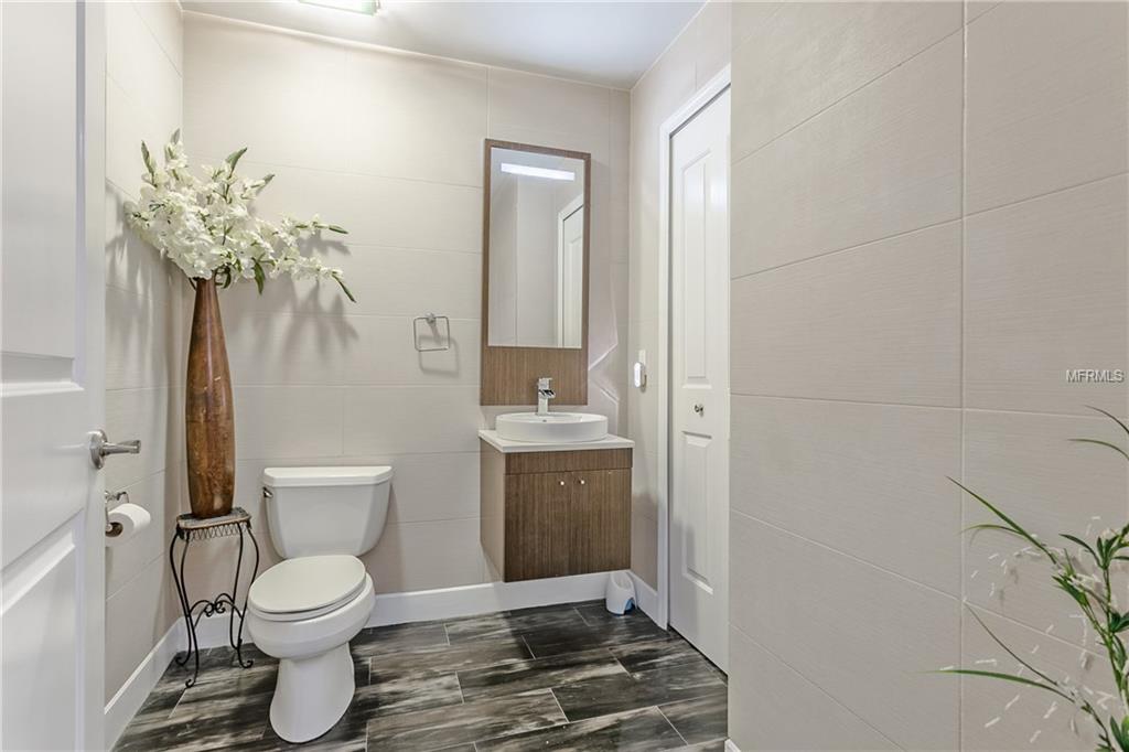 100 S EOLA DRIVE, ORLANDO, Florida 32801, 3 Bedrooms Bedrooms, 6 Rooms Rooms,2 BathroomsBathrooms,Residential,For sale,EOLA,O5543271