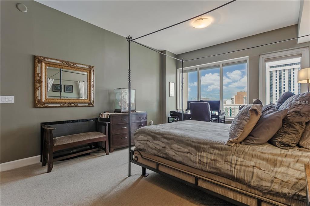 100 S EOLA DRIVE, ORLANDO, Florida 32801, 3 Bedrooms Bedrooms, 6 Rooms Rooms,2 BathroomsBathrooms,Residential,For sale,EOLA,O5543271