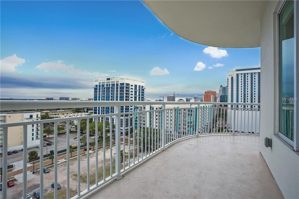 100 S EOLA DRIVE, ORLANDO, Florida 32801, 3 Bedrooms Bedrooms, 6 Rooms Rooms,2 BathroomsBathrooms,Residential,For sale,EOLA,O5543271