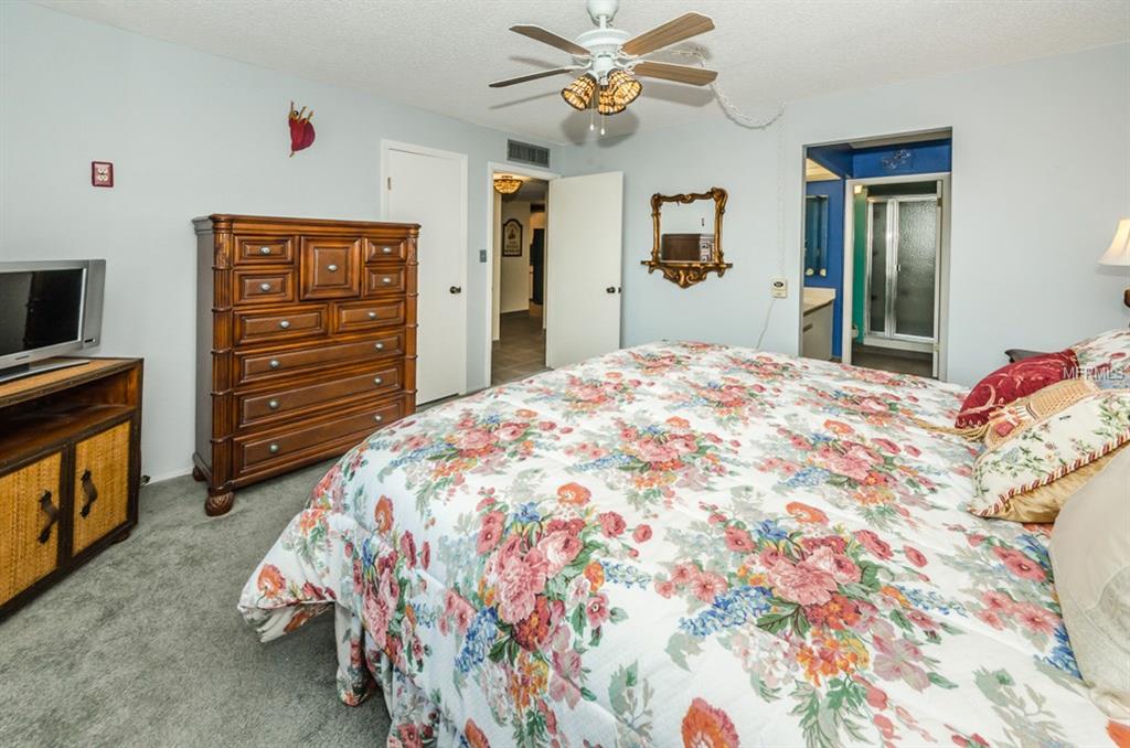 632 EDGEWATER DRIVE, DUNEDIN, Florida 34698, 2 Bedrooms Bedrooms, 5 Rooms Rooms,2 BathroomsBathrooms,Residential,For sale,EDGEWATER,U7845470