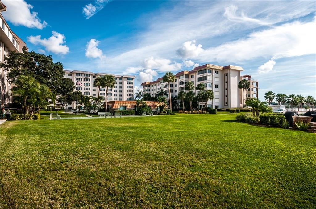 632 EDGEWATER DRIVE, DUNEDIN, Florida 34698, 2 Bedrooms Bedrooms, 5 Rooms Rooms,2 BathroomsBathrooms,Residential,For sale,EDGEWATER,U7845470