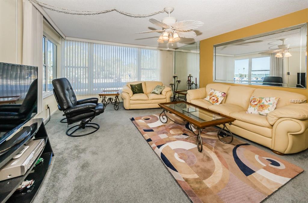 632 EDGEWATER DRIVE, DUNEDIN, Florida 34698, 2 Bedrooms Bedrooms, 5 Rooms Rooms,2 BathroomsBathrooms,Residential,For sale,EDGEWATER,U7845470