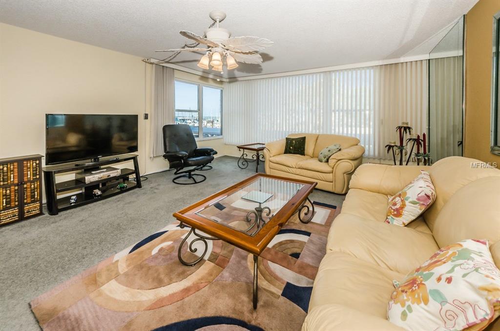 632 EDGEWATER DRIVE, DUNEDIN, Florida 34698, 2 Bedrooms Bedrooms, 5 Rooms Rooms,2 BathroomsBathrooms,Residential,For sale,EDGEWATER,U7845470