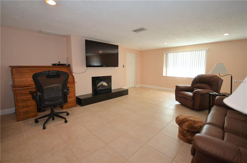 2537 NASSAU STREET, SARASOTA, Florida 34231, 2 Bedrooms Bedrooms, 5 Rooms Rooms,2 BathroomsBathrooms,Residential,For sale,NASSAU,A4209041