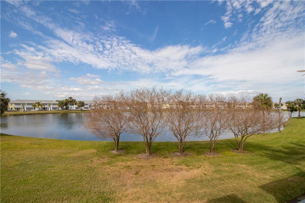 121 SEA HORSE DRIVE SE, ST PETERSBURG, Florida 33705, 2 Bedrooms Bedrooms, 3 Rooms Rooms,2 BathroomsBathrooms,Residential,For sale,SEA HORSE,U7847050