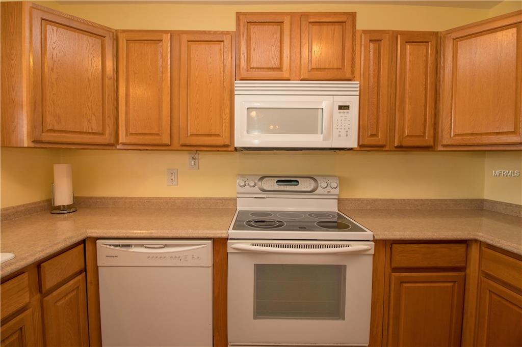 121 SEA HORSE DRIVE SE, ST PETERSBURG, Florida 33705, 2 Bedrooms Bedrooms, 3 Rooms Rooms,2 BathroomsBathrooms,Residential,For sale,SEA HORSE,U7847050