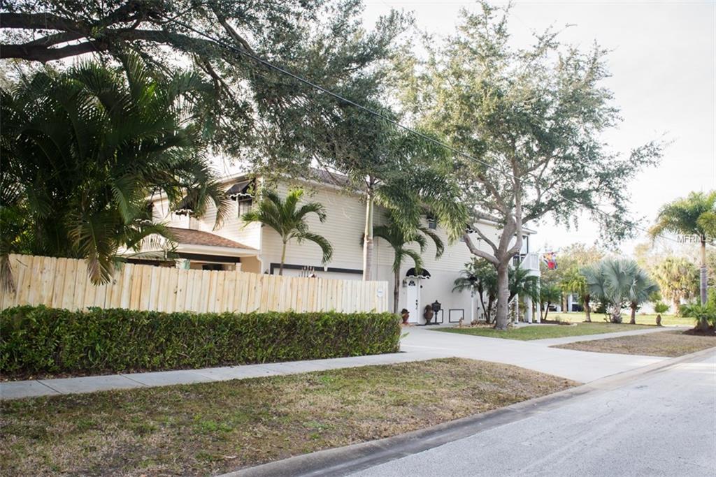 786 59TH AVENUE NE, ST PETERSBURG, Florida 33703, 3 Bedrooms Bedrooms, 5 Rooms Rooms,2 BathroomsBathrooms,Residential,For sale,59TH,U7847423