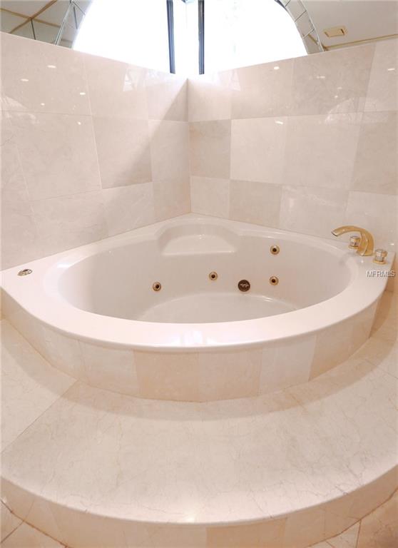 648 E CLUB CIRCLE, LONGWOOD, Florida 32779, 6 Bedrooms Bedrooms, 3 Rooms Rooms,6 BathroomsBathrooms,Residential,For sale,CLUB,O5497365