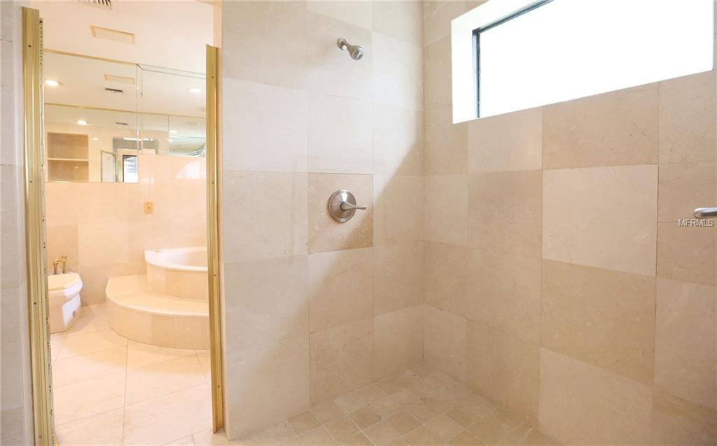 648 E CLUB CIRCLE, LONGWOOD, Florida 32779, 6 Bedrooms Bedrooms, 3 Rooms Rooms,6 BathroomsBathrooms,Residential,For sale,CLUB,O5497365