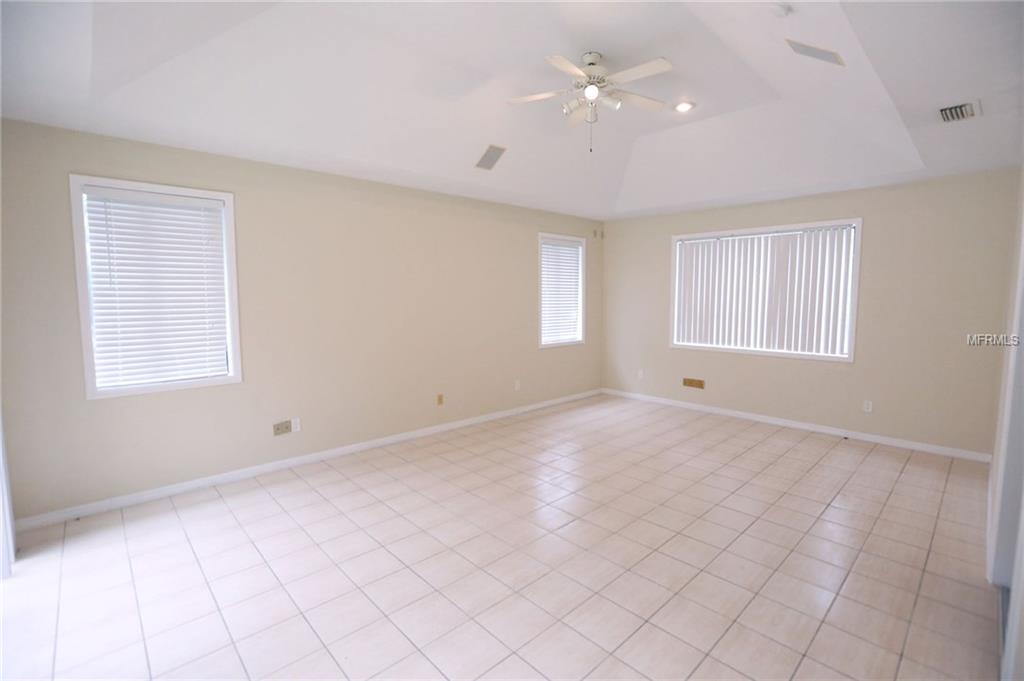 648 E CLUB CIRCLE, LONGWOOD, Florida 32779, 6 Bedrooms Bedrooms, 3 Rooms Rooms,6 BathroomsBathrooms,Residential,For sale,CLUB,O5497365