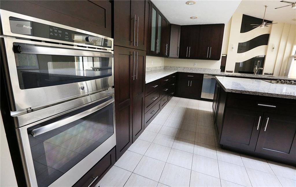 648 E CLUB CIRCLE, LONGWOOD, Florida 32779, 6 Bedrooms Bedrooms, 3 Rooms Rooms,6 BathroomsBathrooms,Residential,For sale,CLUB,O5497365