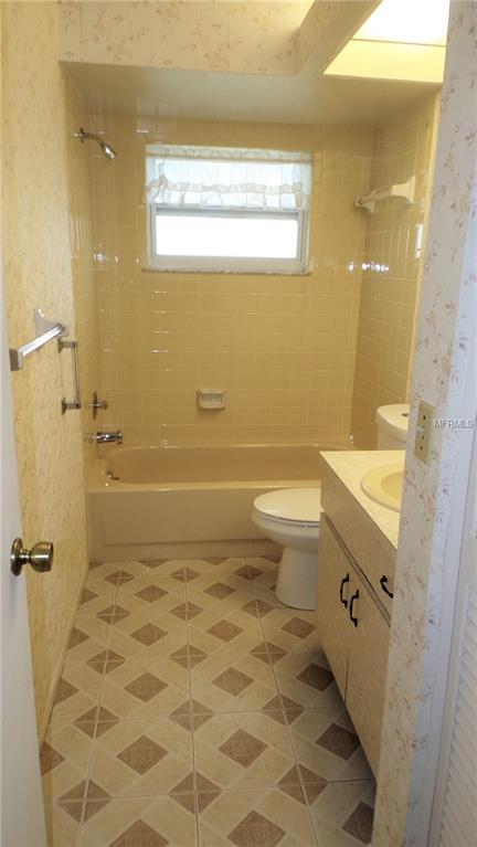 1406 CYPRESS ROAD, BRADENTON, Florida 34208, 2 Bedrooms Bedrooms, 7 Rooms Rooms,2 BathroomsBathrooms,Residential,For sale,CYPRESS,A4191221