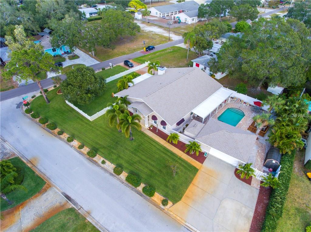 7960 COUNTRY CLUB ROAD N, ST PETERSBURG, Florida 33710, 4 Bedrooms Bedrooms, 8 Rooms Rooms,2 BathroomsBathrooms,Residential,For sale,COUNTRY CLUB,U7831057