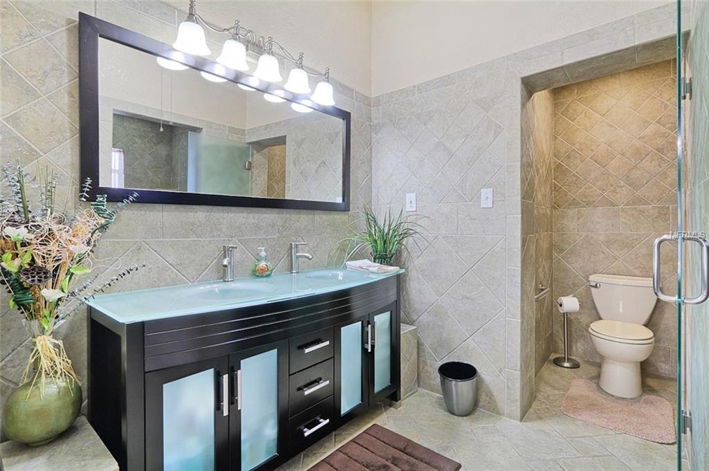 7960 COUNTRY CLUB ROAD N, ST PETERSBURG, Florida 33710, 4 Bedrooms Bedrooms, 8 Rooms Rooms,2 BathroomsBathrooms,Residential,For sale,COUNTRY CLUB,U7831057