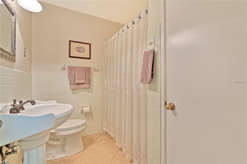 7960 COUNTRY CLUB ROAD N, ST PETERSBURG, Florida 33710, 4 Bedrooms Bedrooms, 8 Rooms Rooms,2 BathroomsBathrooms,Residential,For sale,COUNTRY CLUB,U7831057