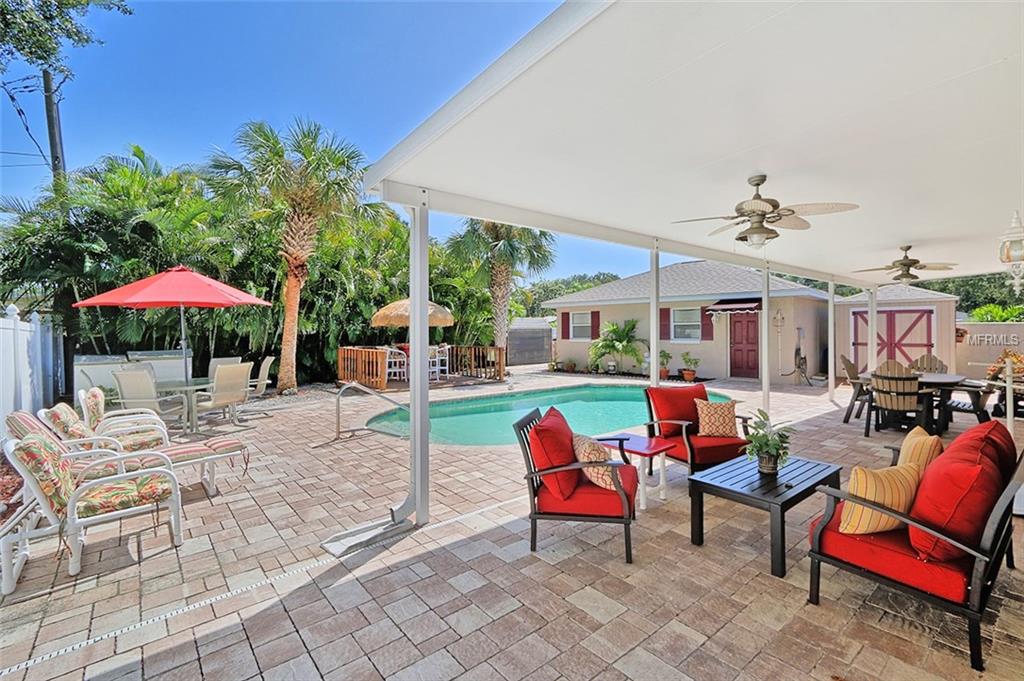 7960 COUNTRY CLUB ROAD N, ST PETERSBURG, Florida 33710, 4 Bedrooms Bedrooms, 8 Rooms Rooms,2 BathroomsBathrooms,Residential,For sale,COUNTRY CLUB,U7831057