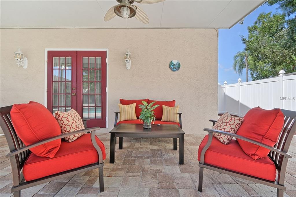 7960 COUNTRY CLUB ROAD N, ST PETERSBURG, Florida 33710, 4 Bedrooms Bedrooms, 8 Rooms Rooms,2 BathroomsBathrooms,Residential,For sale,COUNTRY CLUB,U7831057