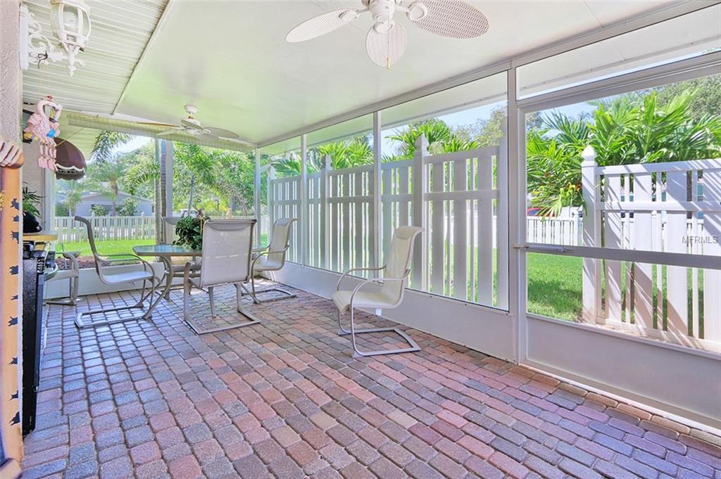 7960 COUNTRY CLUB ROAD N, ST PETERSBURG, Florida 33710, 4 Bedrooms Bedrooms, 8 Rooms Rooms,2 BathroomsBathrooms,Residential,For sale,COUNTRY CLUB,U7831057