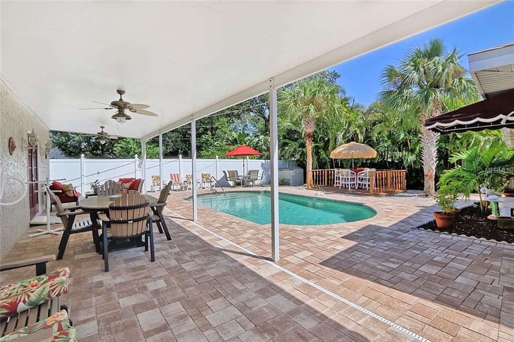 7960 COUNTRY CLUB ROAD N, ST PETERSBURG, Florida 33710, 4 Bedrooms Bedrooms, 8 Rooms Rooms,2 BathroomsBathrooms,Residential,For sale,COUNTRY CLUB,U7831057