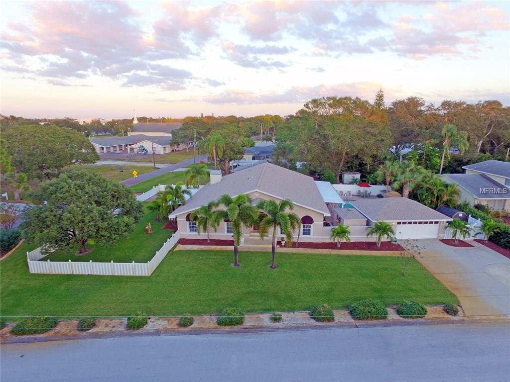 7960 COUNTRY CLUB ROAD N, ST PETERSBURG, Florida 33710, 4 Bedrooms Bedrooms, 8 Rooms Rooms,2 BathroomsBathrooms,Residential,For sale,COUNTRY CLUB,U7831057