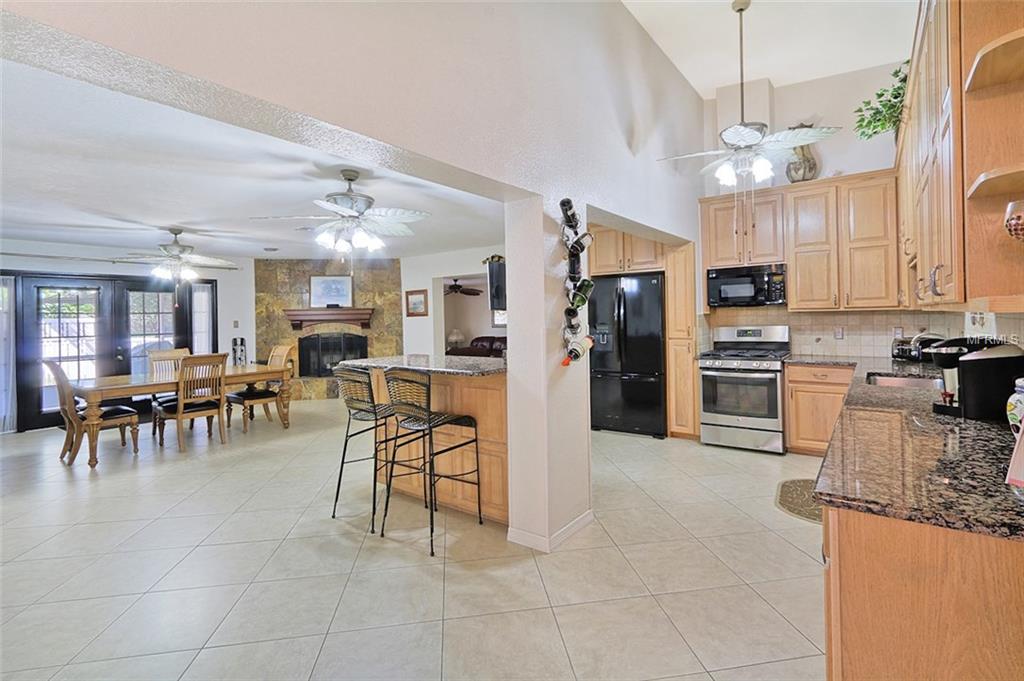 7960 COUNTRY CLUB ROAD N, ST PETERSBURG, Florida 33710, 4 Bedrooms Bedrooms, 8 Rooms Rooms,2 BathroomsBathrooms,Residential,For sale,COUNTRY CLUB,U7831057