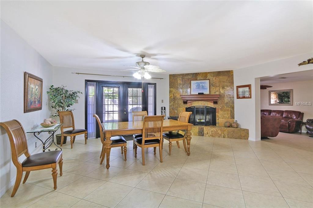 7960 COUNTRY CLUB ROAD N, ST PETERSBURG, Florida 33710, 4 Bedrooms Bedrooms, 8 Rooms Rooms,2 BathroomsBathrooms,Residential,For sale,COUNTRY CLUB,U7831057